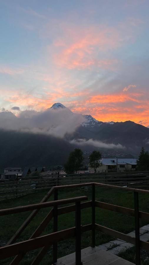 Aura Cottages Kazbegi Eksteriør bilde
