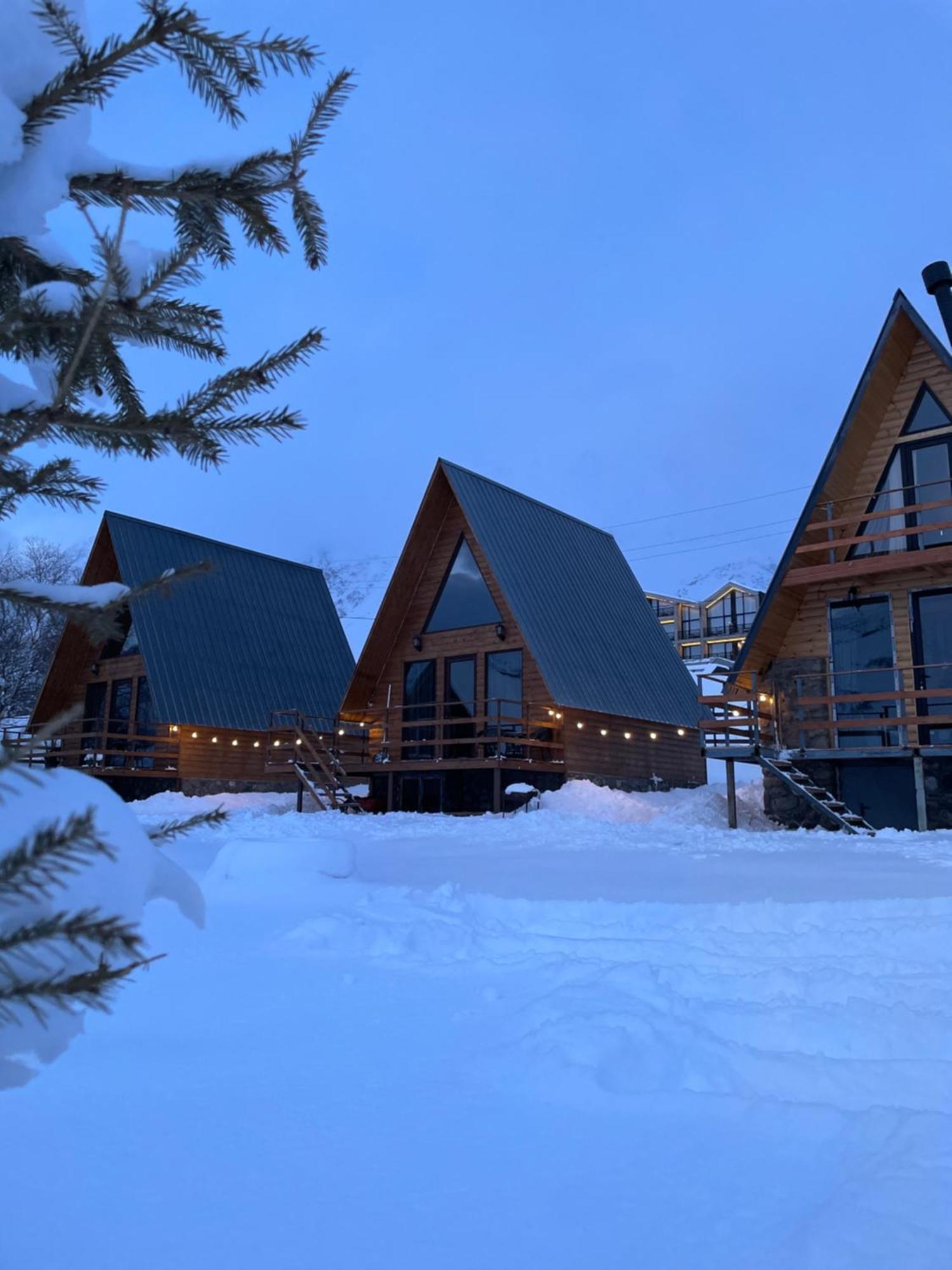 Aura Cottages Kazbegi Eksteriør bilde