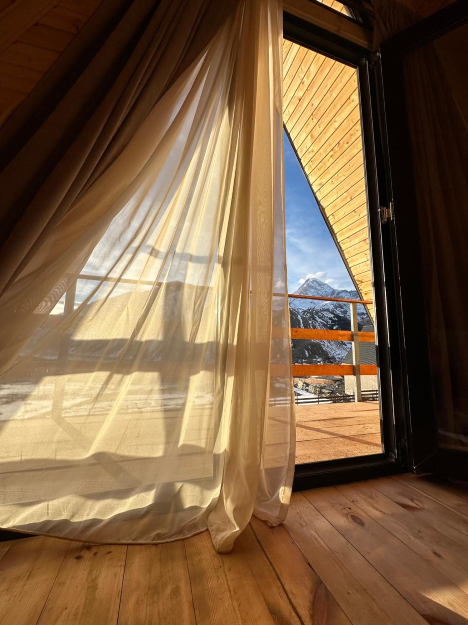 Aura Cottages Kazbegi Eksteriør bilde