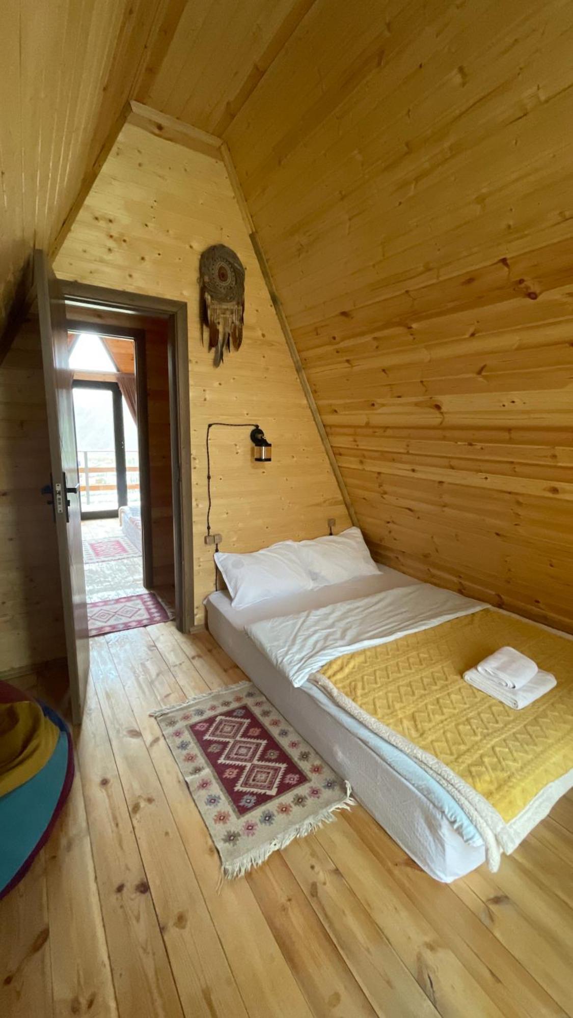 Aura Cottages Kazbegi Eksteriør bilde