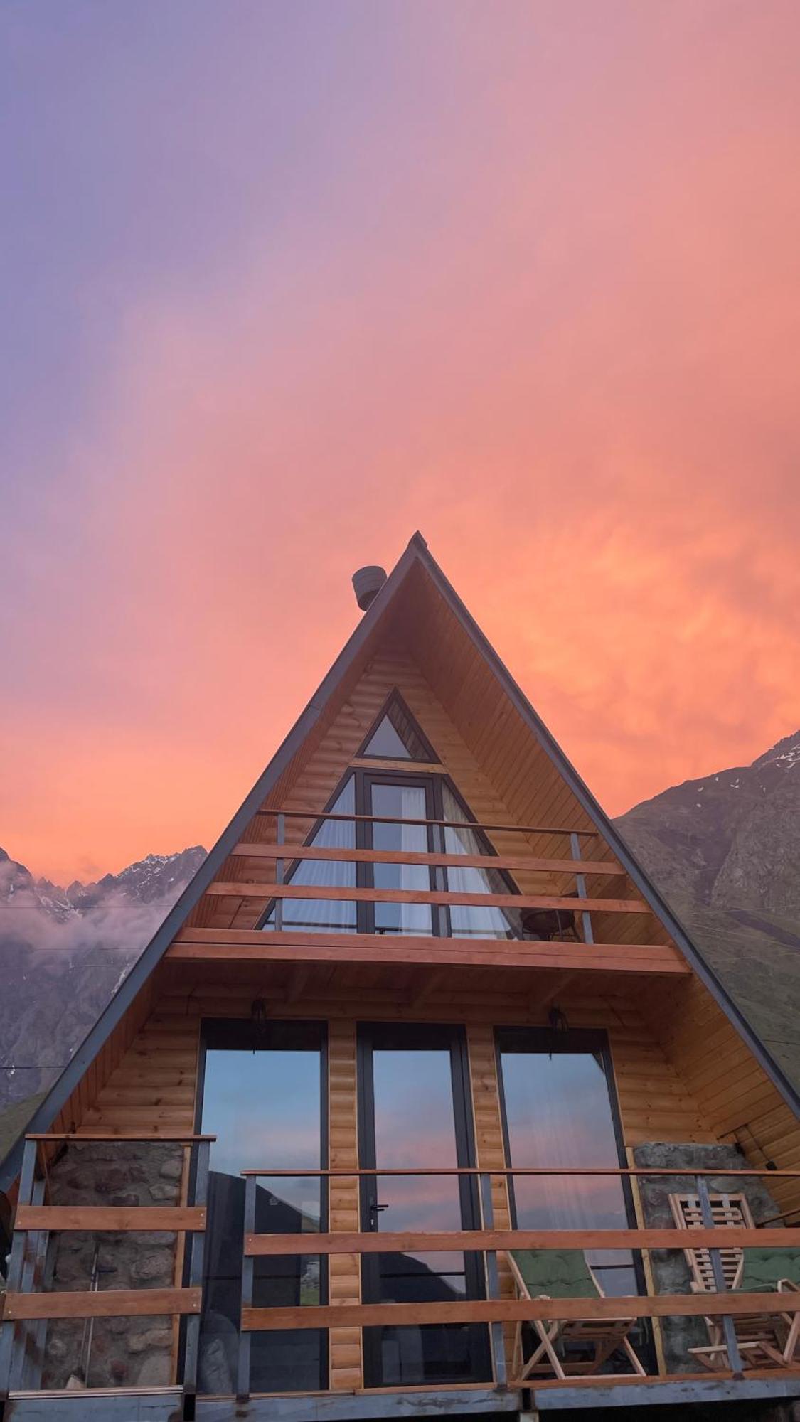 Aura Cottages Kazbegi Eksteriør bilde