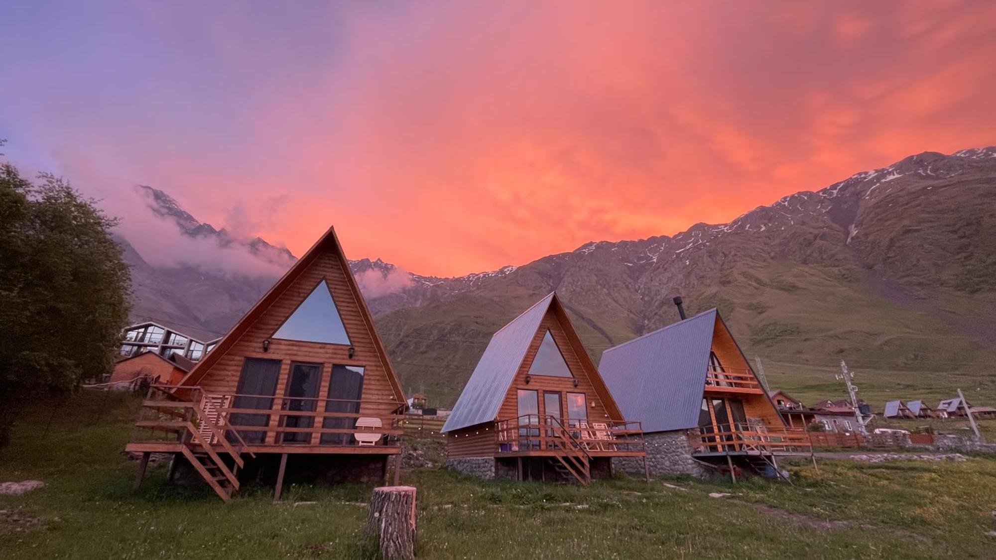 Aura Cottages Kazbegi Eksteriør bilde