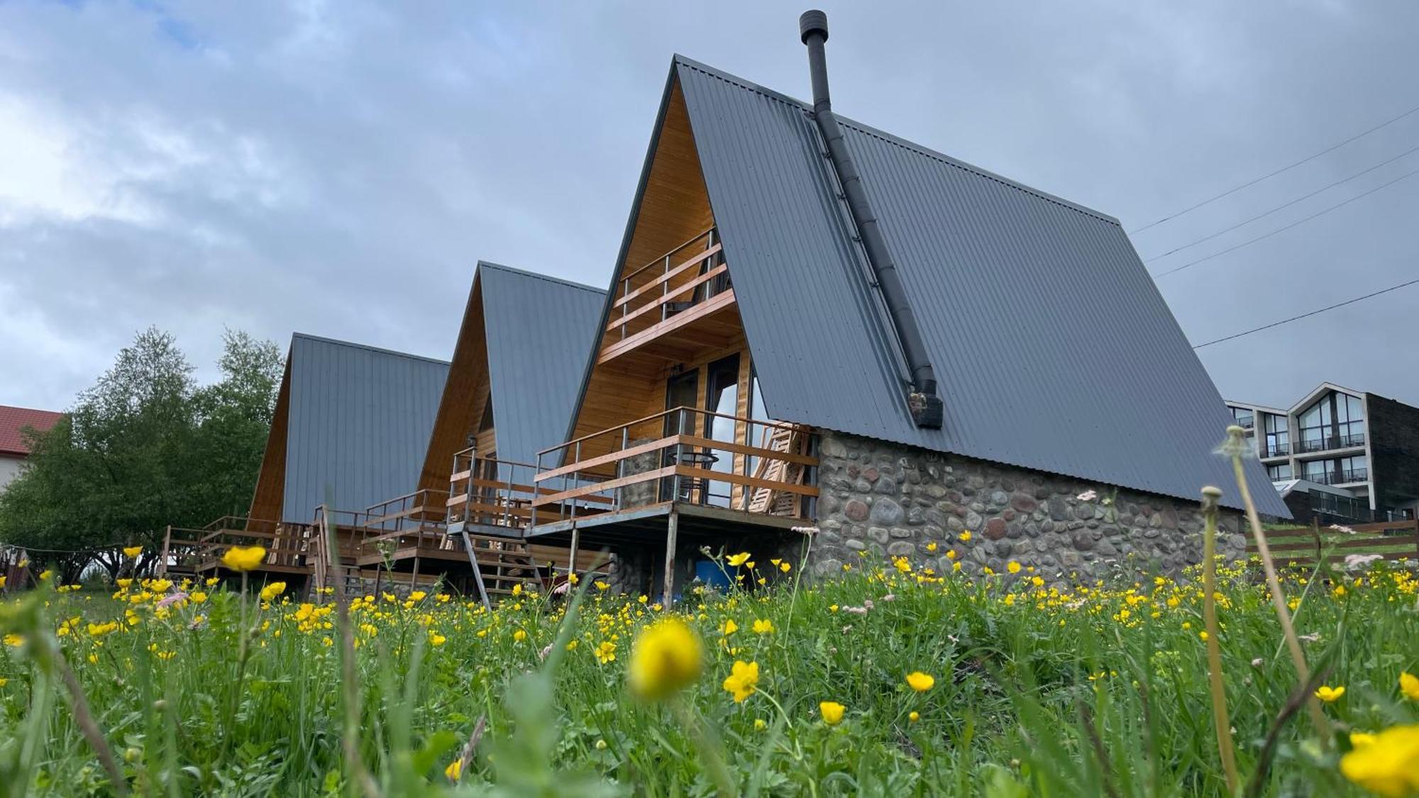 Aura Cottages Kazbegi Eksteriør bilde