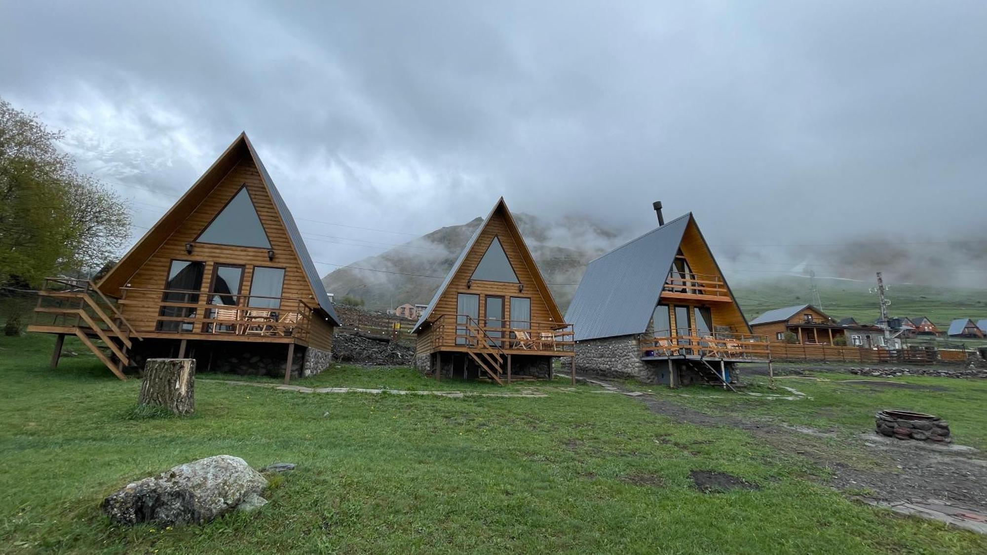 Aura Cottages Kazbegi Eksteriør bilde